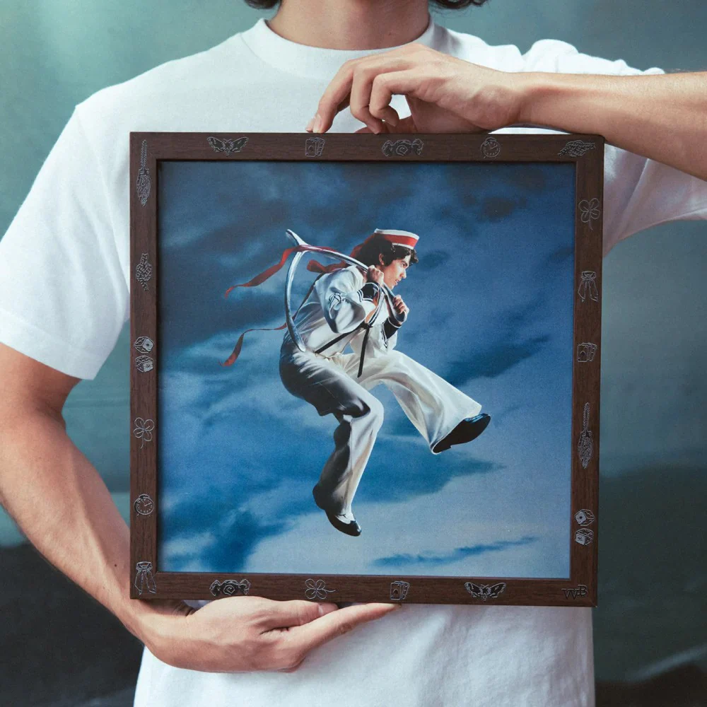 Wishbone Vinyl Frame - Image 3